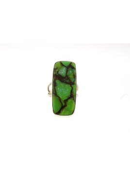 Anillo de plata con piedra verde