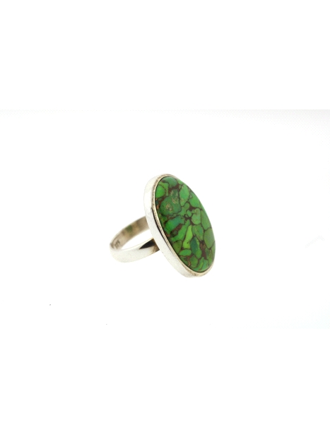 Anillo de plata con piedra verde